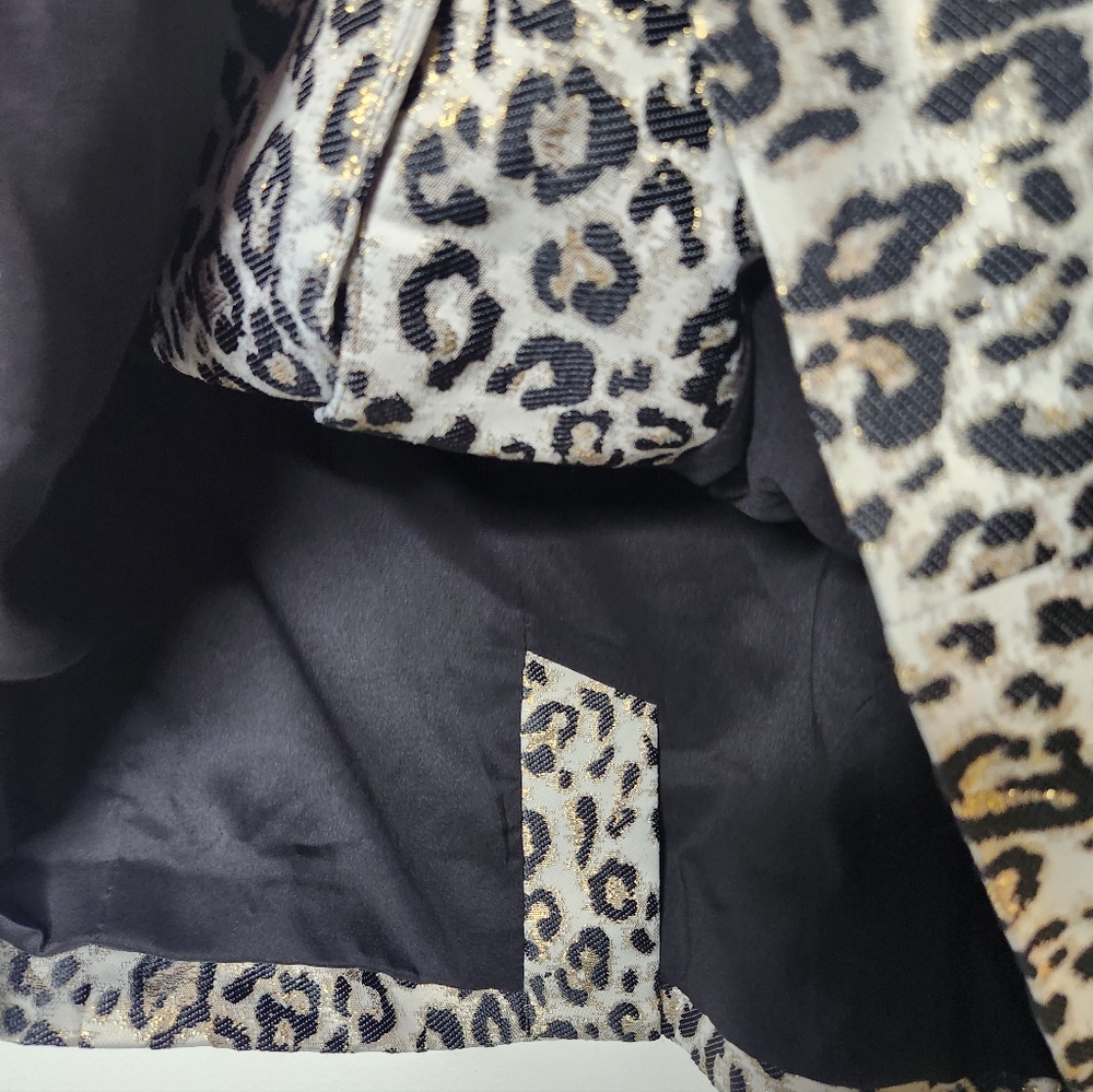 Chicos‎ Metallic Leopard Print Cream And Black Blazer Size 2 Large - Picture 4 of 5